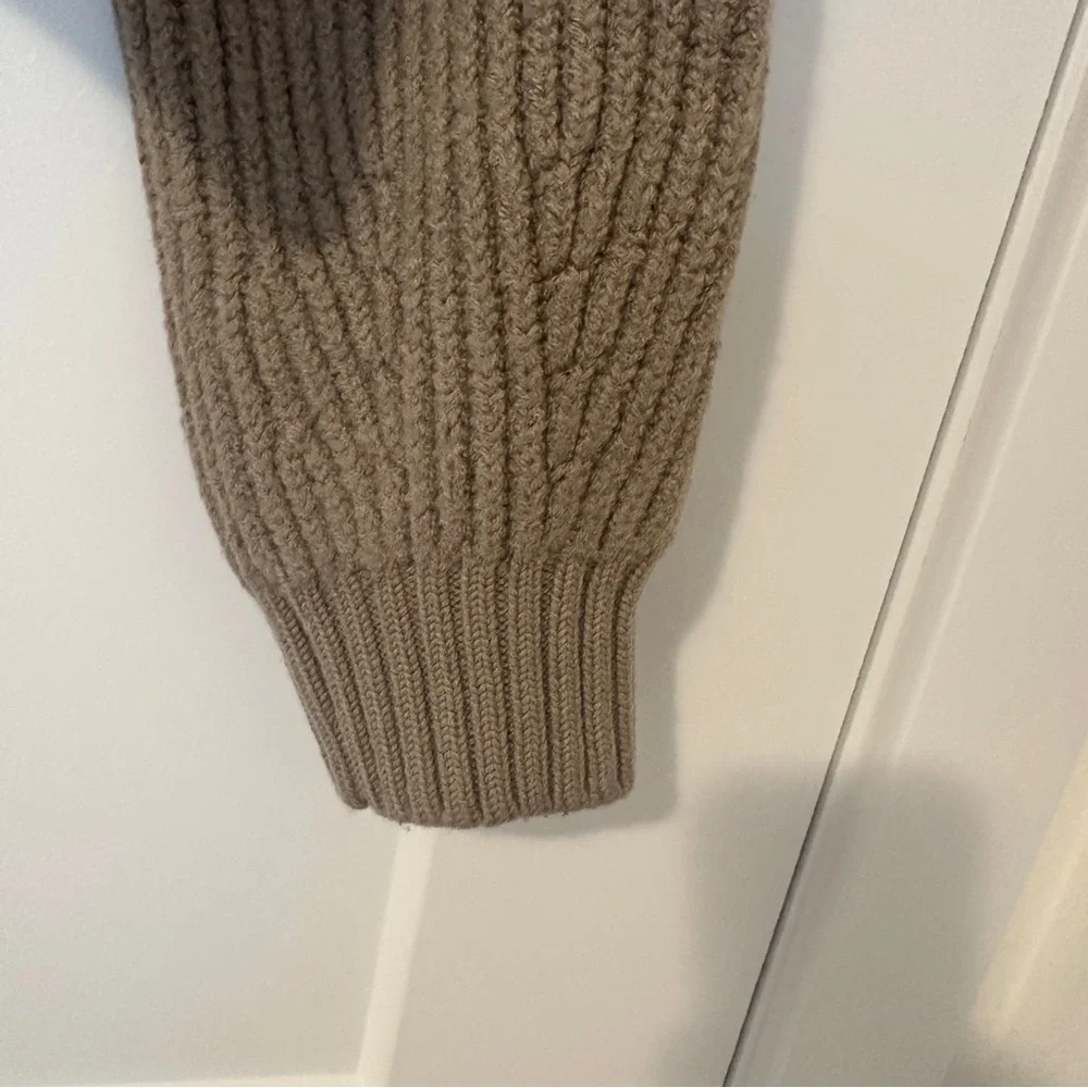 Aritzia Babaton Guell Cropped Wool Ribbed Turtleneck Sweater Size Medium Women’s - Picture 9 of 12